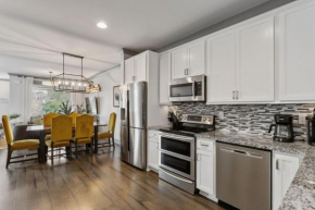 Luxury 4 Bedroom Home, Heart of the Entertainment